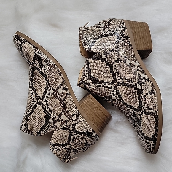 Express Snakeskin Boots - Picture 2 of 8